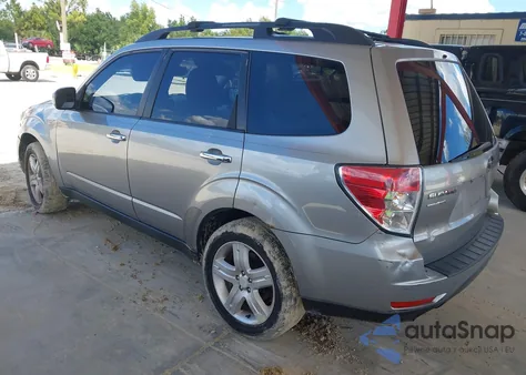 2010 Subaru Forester 2.5X Premium z USA, uszkodzony, nr VIN JF2SH6CC5AH749679
